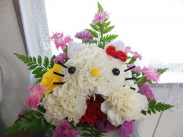 BIGフェイスのキティちゃん｜「花の丘　カウベル」　（愛知県長久手市の花キューピット加盟店 花屋）のブログ