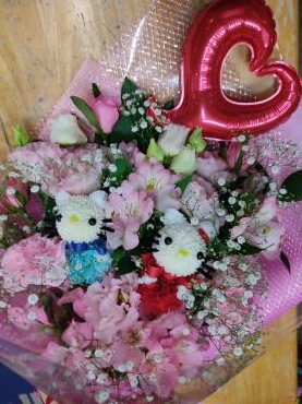 御結婚祝いの花束｜「花の丘　カウベル」　（愛知県長久手市の花キューピット加盟店 花屋）のブログ